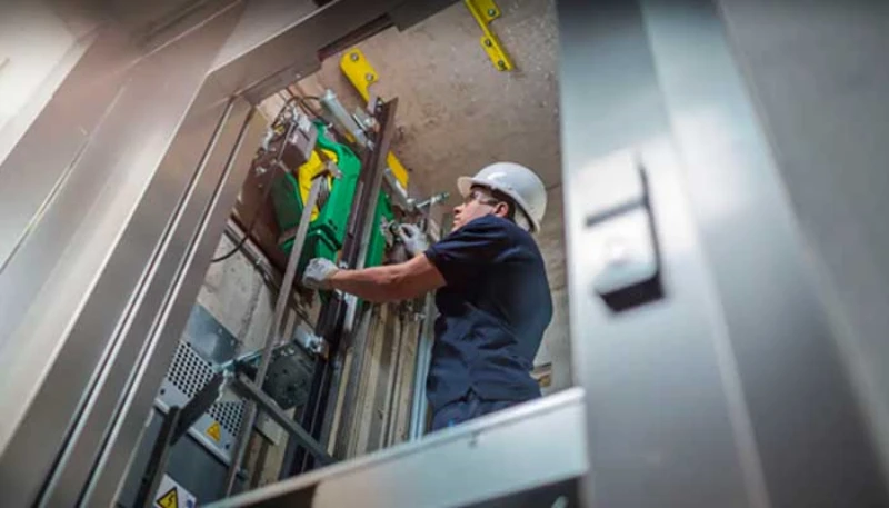 Manutenção elevadores escadas rolantes